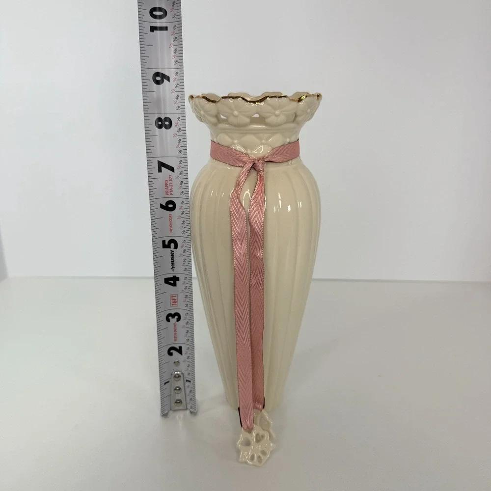 Lenox Tied with Love Bryanna Bud Vase‎ Ivory w/ Gold Trim - 8.5